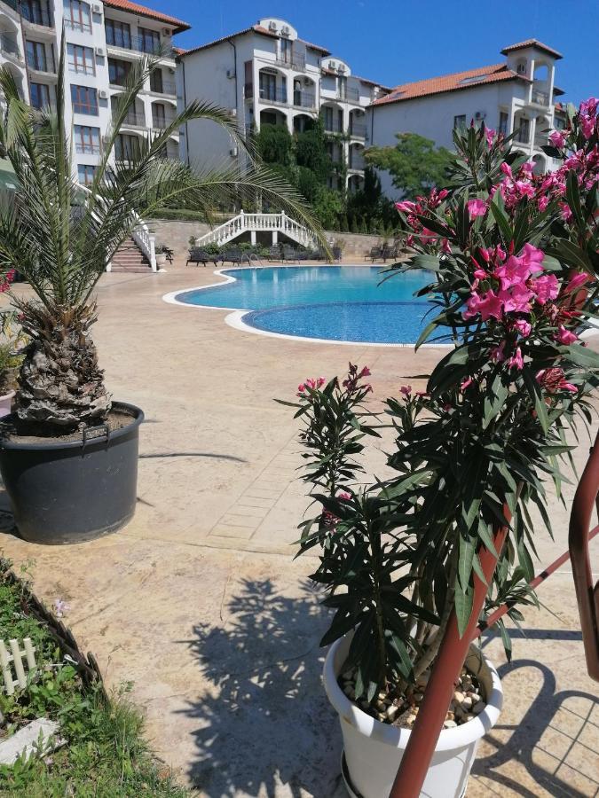 Triumph Holiday Village Sveti Vlas Exterior foto